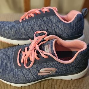 Skechers Women's Sneakers Size 8